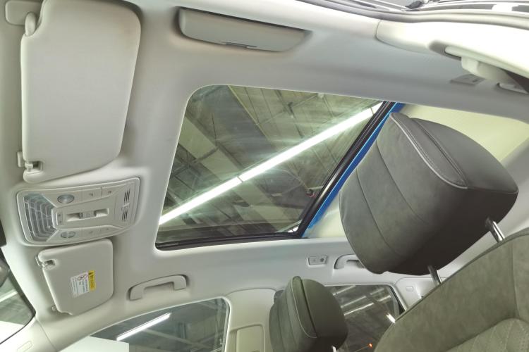 红旗HS5 2022款 改款 2.0T 智联旗享版中控内饰22