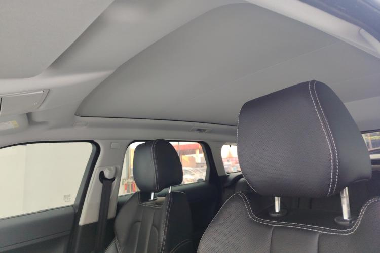 路虎 揽胜极光(进口) 2014款 2.0T 5门耀动版中控内饰22