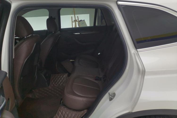 宝马X1 2019款 xDrive20Li 尊享型中控内饰21