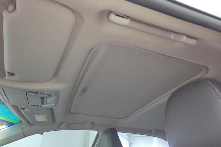 丰田 凯美瑞 2016款 双擎 2.5HG 十周年纪念豪华导航版中控内饰22