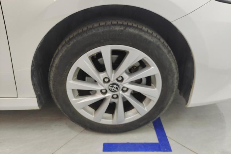 丰田 凯美瑞 2021款 2.0G 豪华版车身外观10