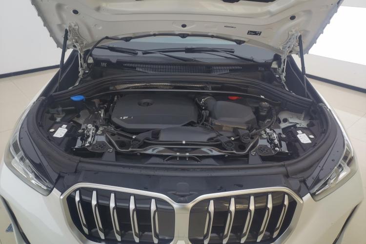 宝马X1 2023款 sDrive25Li M运动套装机舱底盘24