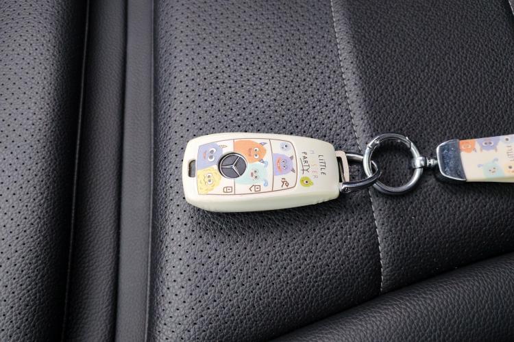 奔驰C级 2019款 C 260 L 运动版中控内饰11