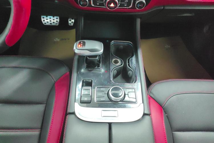 北京BJ40 2020款 2.0T 自动四驱城市猎人版侠客型中控内饰18