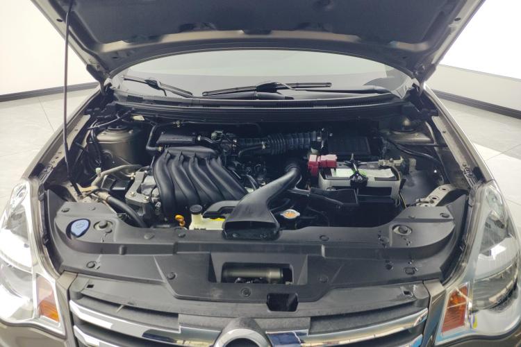 日产 轩逸 2018款 经典 1.6XE CVT舒适版机舱底盘24