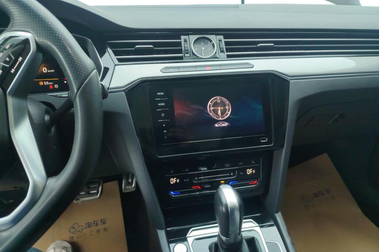 大众 迈腾 2023款 200万辆纪念版 330TSI DSG领先型中控内饰16