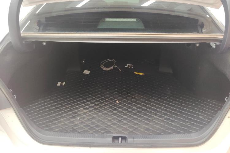 丰田 凯美瑞 2021款 2.0G 豪华版机舱底盘23