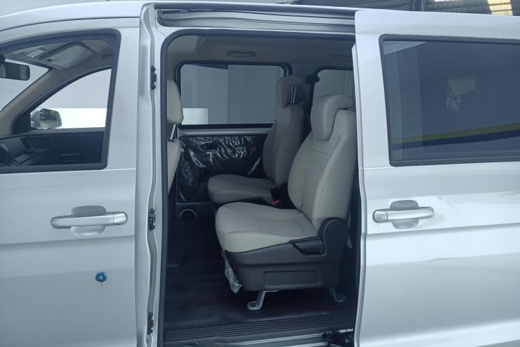 五菱汽车 五菱宏光V 2022款 1.5L劲享版电动助力LAR中控内饰21