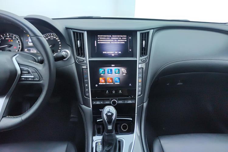 英菲尼迪Q50L 2022款 2.0T 舒适版中控内饰16