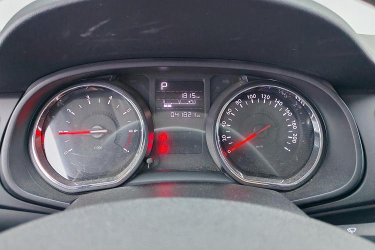 雪铁龙C3-XR 2018款 230THP 自动智能型中控内饰14