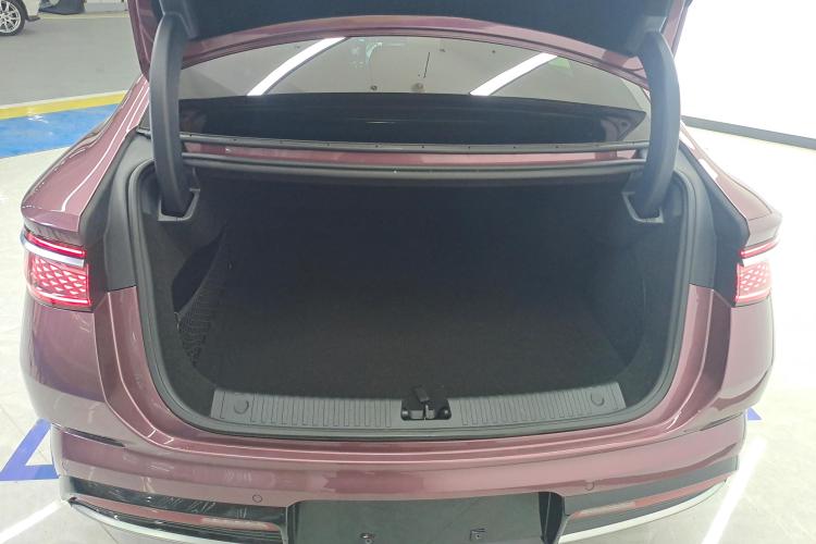 比亚迪 海豹 2023款 DM-i 1.5T 121km 旗舰型机舱底盘23