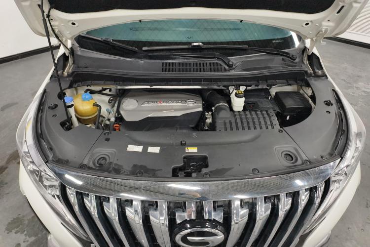 广汽传祺 传祺M8 2019款 320T 至尊版机舱底盘24