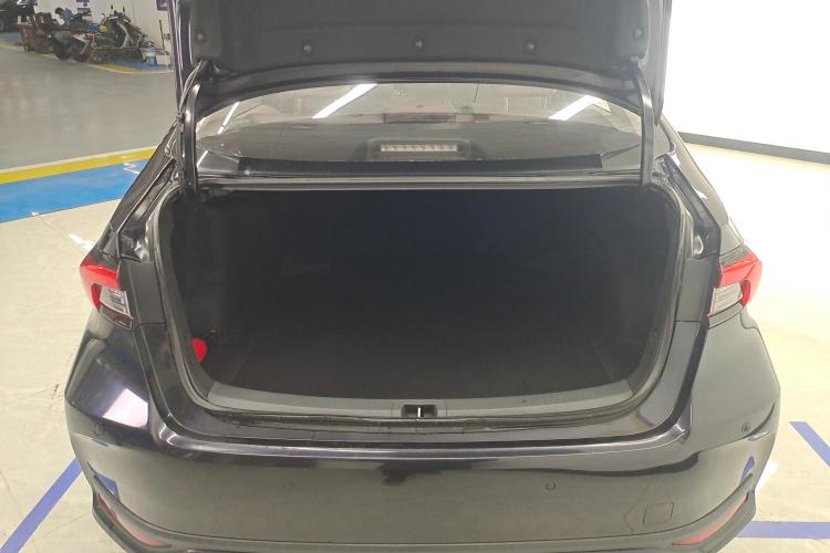 丰田 亚洲狮 2021款 2.0L 旗舰版机舱底盘23