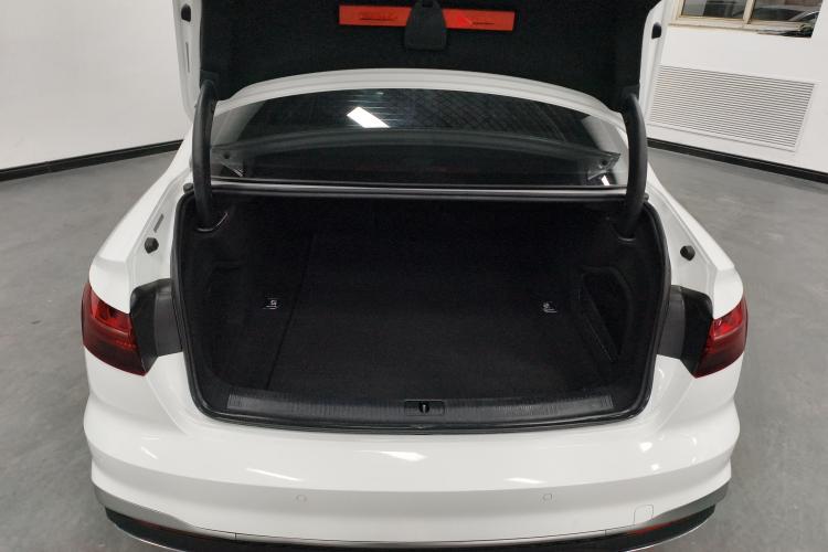 奥迪A4L 2020款 40 TFSI 时尚动感型机舱底盘23