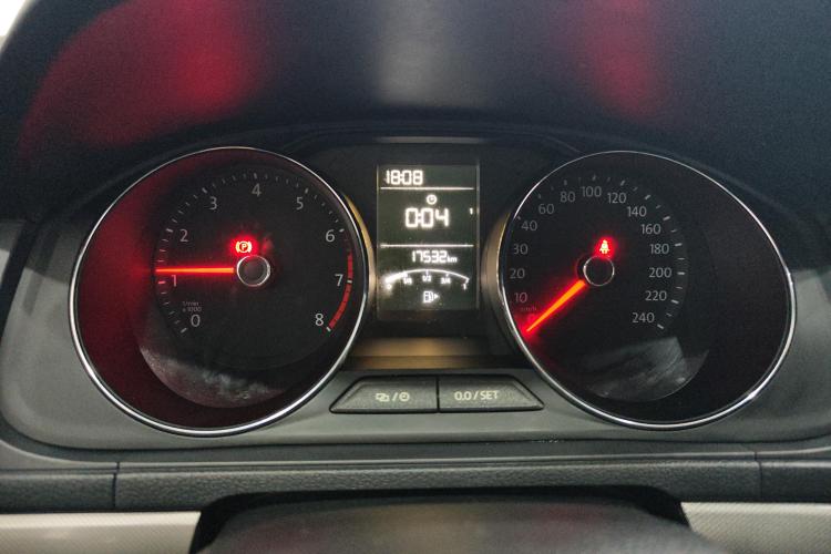 大众 朗逸 2017款 1.6L 手动舒适版中控内饰14