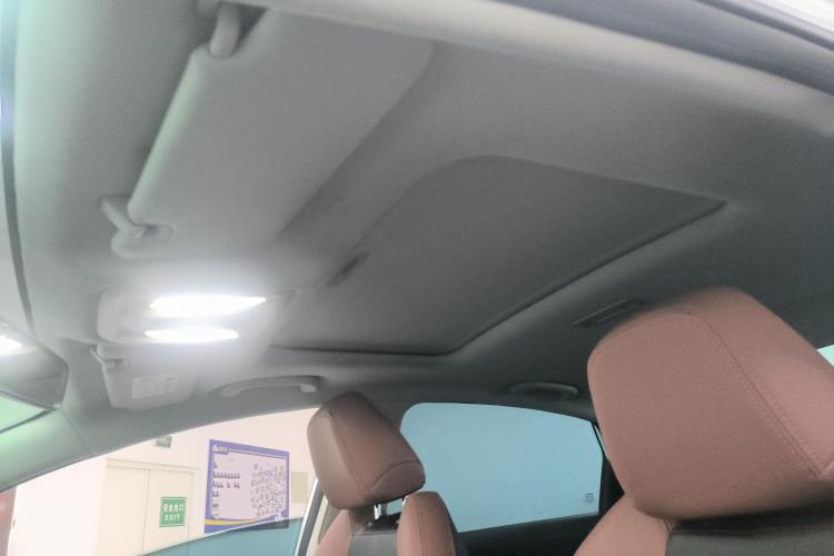 长安 逸动 2022款 PLUS 蓝鲸NE 1.4T GDI DCT尊贵版中控内饰22