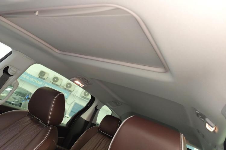 别克GL8 2022款 陆上公务舱 652T 豪华型中控内饰22