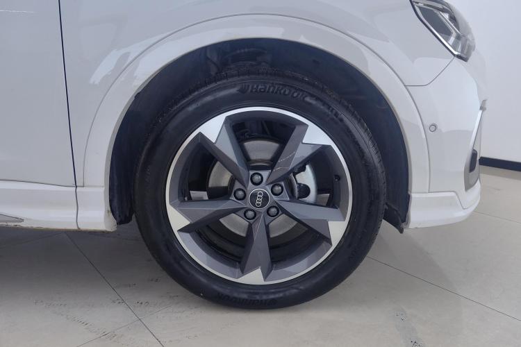 奥迪Q3 2024款 35 TFSI 时尚动感型车身外观10