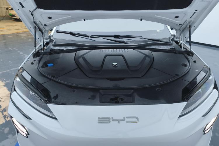 比亚迪 宋PLUS新能源 2023款 冠军版 EV 520KM 旗舰型机舱底盘24