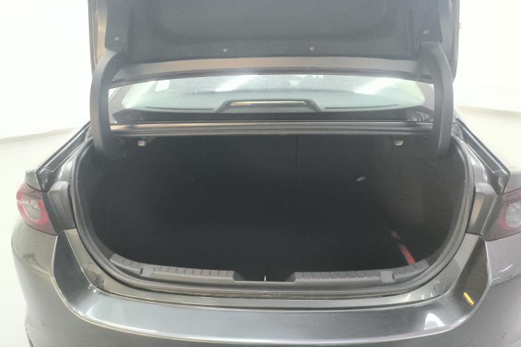 马自达3 昂克赛拉 2023款 2.0L 自动质耀版机舱底盘23