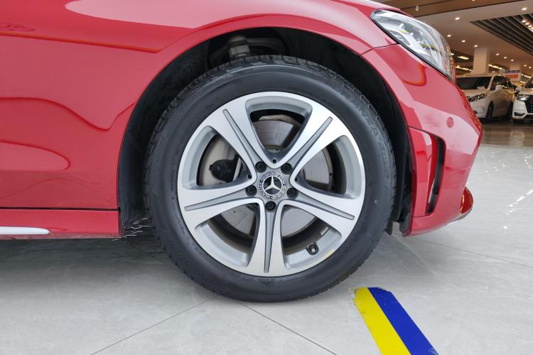 奔驰C级 2019款 C 260 L 运动版车身外观10