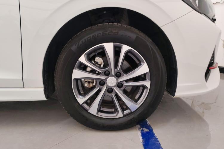 长安 逸动 2023款 畅享版 PLUS 蓝鲸NE 1.4T GDI DCT尊贵版车身外观10