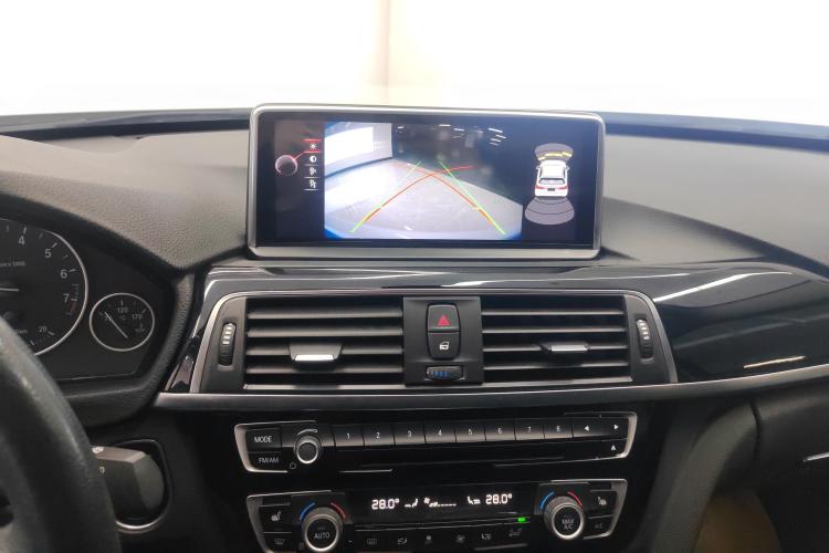 宝马3系 2017款 320Li 时尚型中控内饰16