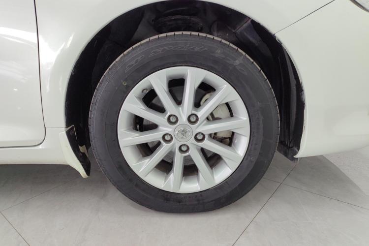 丰田 凯美瑞 2016款 双擎 2.5HG 十周年纪念豪华导航版车身外观10