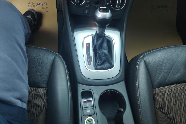 奥迪Q3 2018款 30周年年型 30 TFSI 时尚型中控内饰18