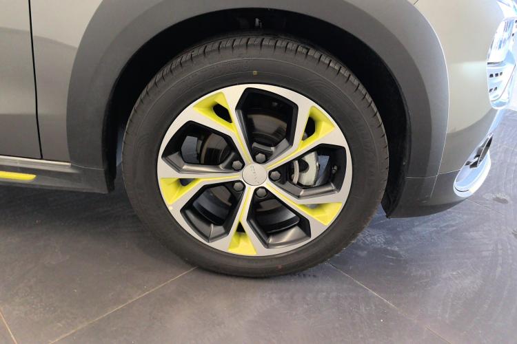 领克02 2022款 2.0TD DCT耀Plus车身外观10