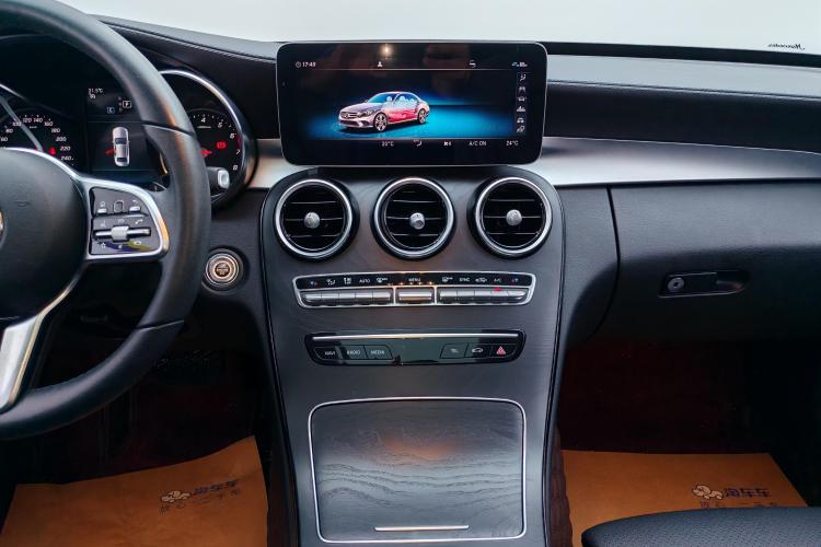 奔驰C级 2019款 C 260 L 运动版中控内饰16