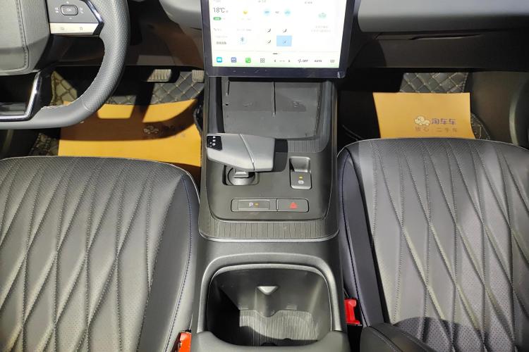 长安 逸动 2024款 1.5T GDI自动 旗舰型中控内饰18