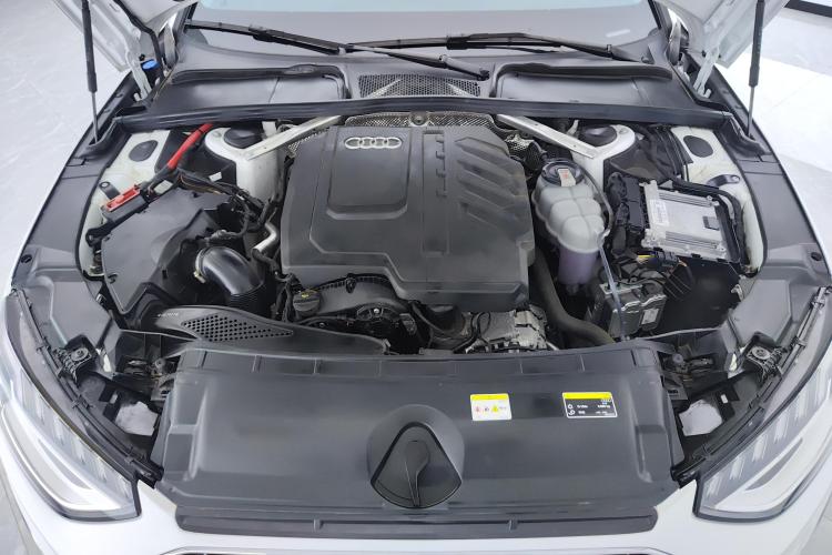 奥迪A4L 2024款 40 TFSI 时尚动感型机舱底盘24