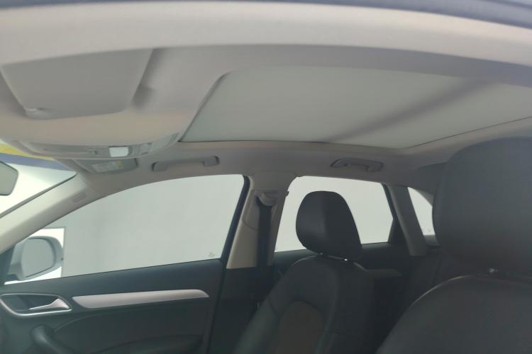 奥迪Q3 2018款 30周年年型 30 TFSI 时尚型中控内饰22