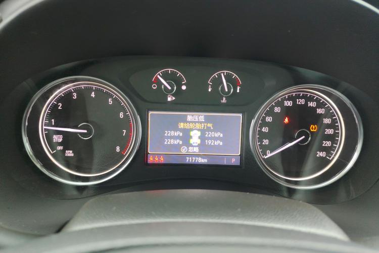 别克 君越 2021款 652T 豪华型中控内饰14