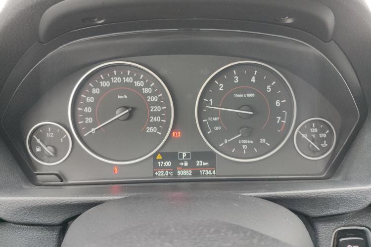 宝马3系 2017款 320i M运动型中控内饰14