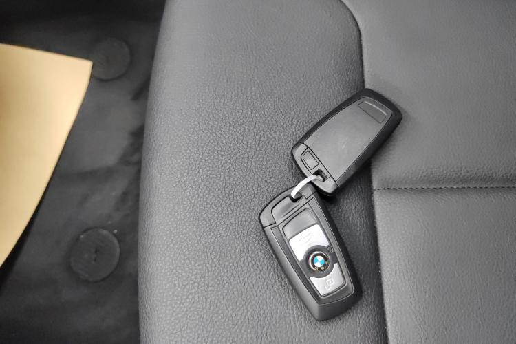 宝马3系 2017款 320Li 时尚型中控内饰11