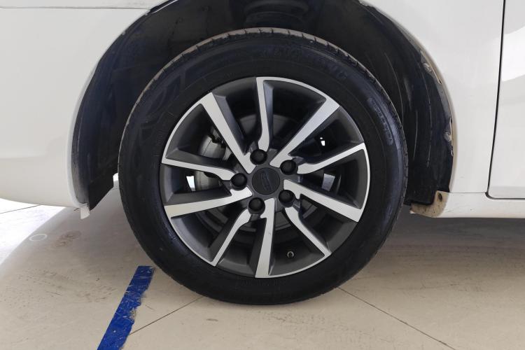 吉利汽车 帝豪 2019款 领军版 1.5L CVT向上互联型 国VI车身外观10