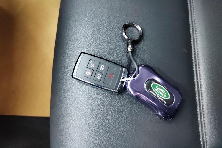 捷豹XEL 2020款 2.0T 200PS S进取优雅版中控内饰11