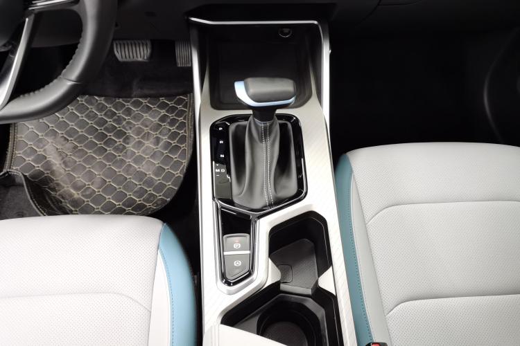 吉利汽车 帝豪 2023款 第4代冠军版 1.5L CVT旗舰型中控内饰18