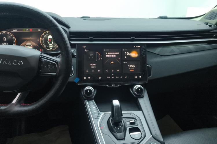 领克01 2021款 2.0TD 两驱型Pro中控内饰16