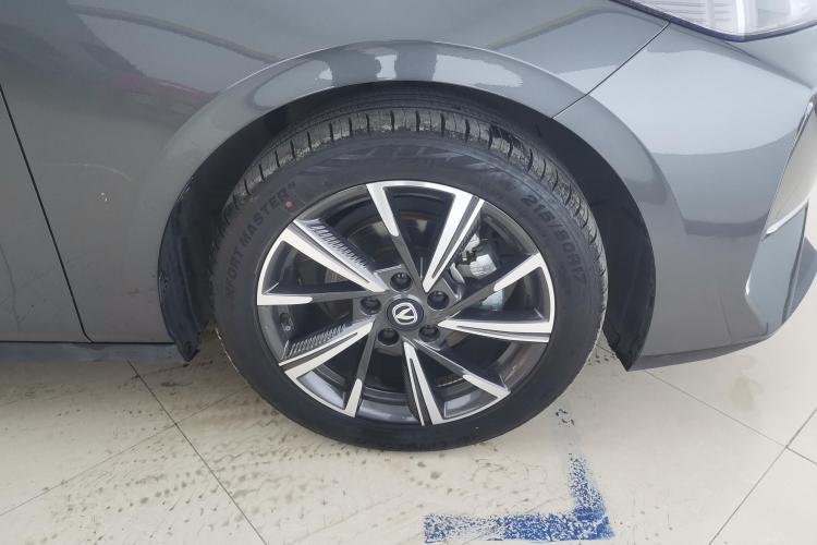 长安 逸动 2024款 1.5T GDI自动 旗舰型车身外观10