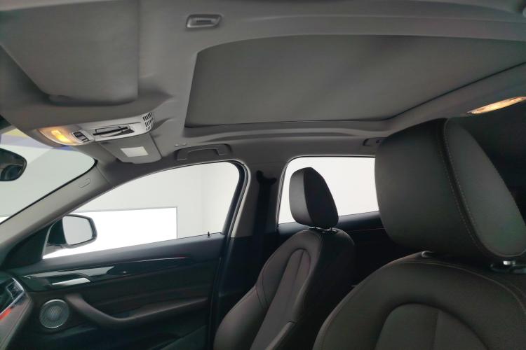 宝马X2 2022款 sDrive25i M运动套装中控内饰22