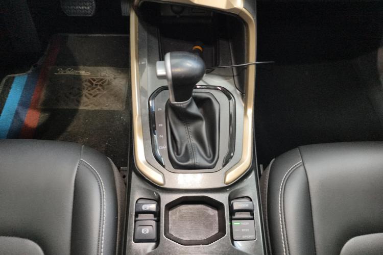 哈弗H6 2019款 2.0GDIT 自动冠军版 国V中控内饰18