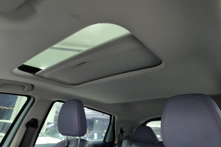 吉利几何E萤火虫 2023款 401KM 闪电虎 5座中控内饰22