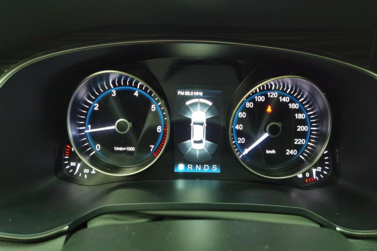 红旗H7 2017款 1.8T 技术型中控内饰14