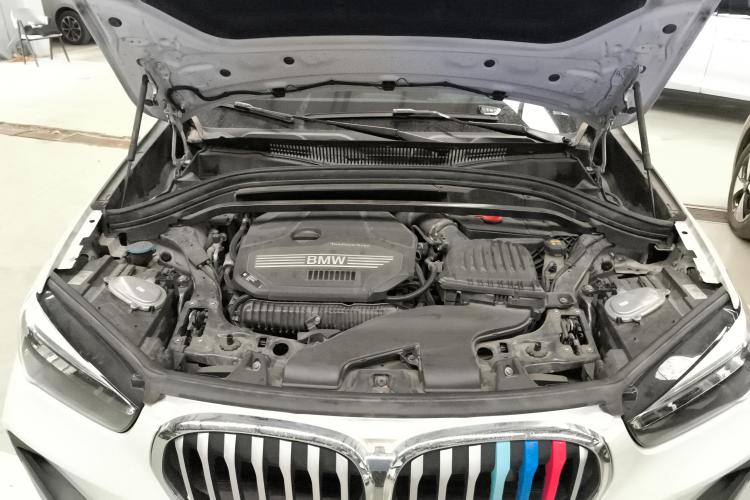 宝马X1 2021款 xDrive25Li 尊享型机舱底盘24