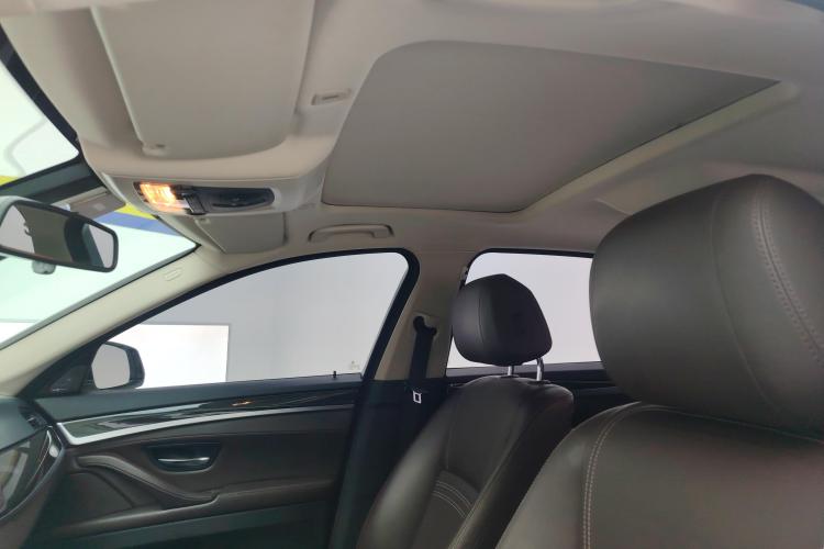 宝马5系 2017款 525Li 豪华设计套装中控内饰22