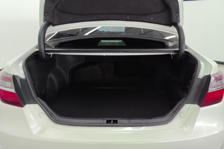 丰田 凯美瑞 2016款 双擎 2.5HG 十周年纪念豪华导航版机舱底盘23