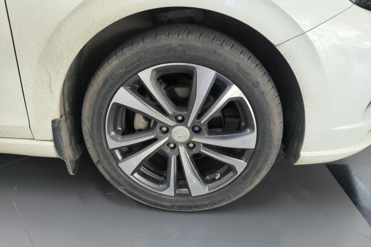 长安 逸动 2020款 PLUS 蓝鲸NE 1.4T GDI DCT旗舰型车身外观10